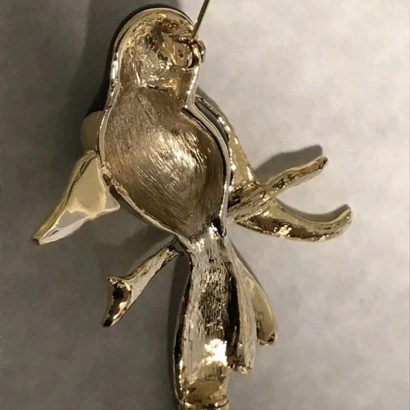 VINTAGE CARVEN UNSIGNED BIRD ENAMELED BROOCH IN BLACK AND GOLD - Picture 8 of 10